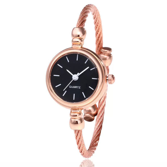 Leisure Alloy And Stainless Steel Women's Quartz Watch With Round Dial And Rose Gold Bracelet