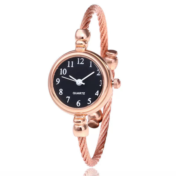 Leisure Alloy And Stainless Steel Women's Quartz Watch With Round Dial And Rose Gold Bracelet