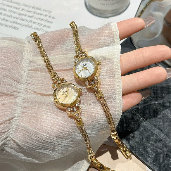 Leisure Alloy Ladies Bracelet Watch With Round Dial