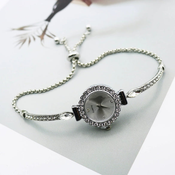 Leisure Diamond Bracelet Watch For Women Alloy Case Stainless Steel Strap Round Dial