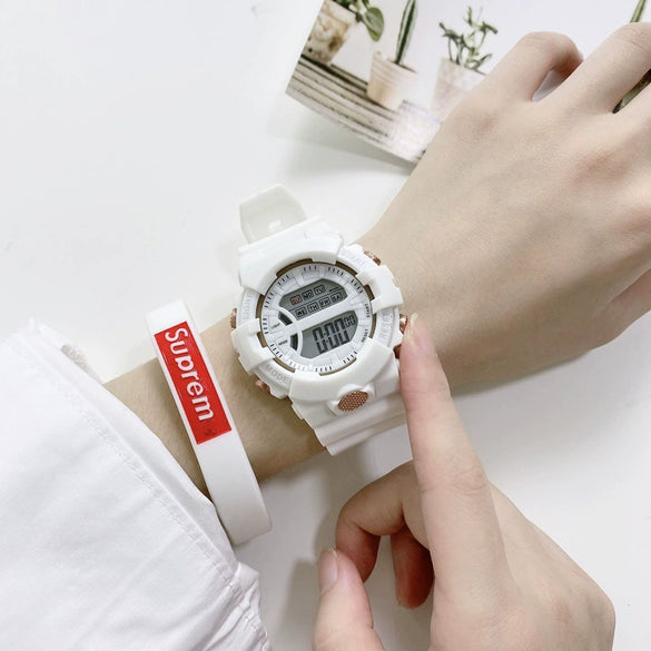 Leisure Electronic Watch For Female With Silicone Strap And Plastic Case In Cute Maiden Style With Heart Shape