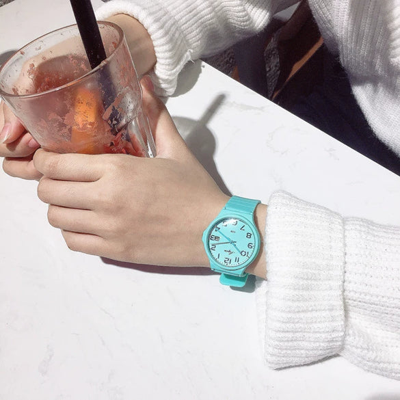 Leisure Quartz Watch For Female Middle School Students Alloy Case Silicone Strap Stainless Steel Clasp Round Dial Ordinary Glass Mirror