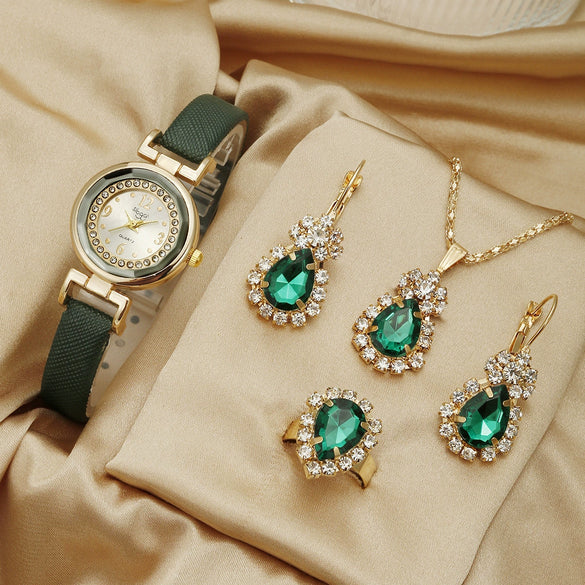 Leisure Women Jewelry Set With Alloy Case Round Dial Quartz Watch And Imitation Leather Belt And Stainless Steel Clasp