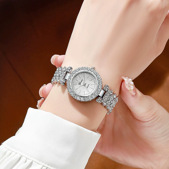 Leisure Women's Alloy Bracelet Watch With Round Dial And Quartz Movement
