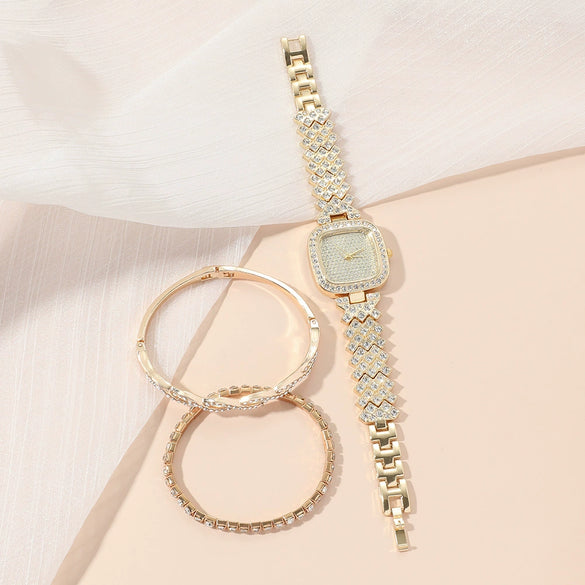 Leisure Women's Alloy Bracelet Watch With Square Dial And Diamond Star Design