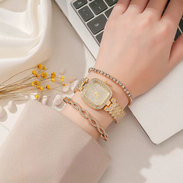 Leisure Women's Alloy Bracelet Watch With Square Dial And Diamond Star Design