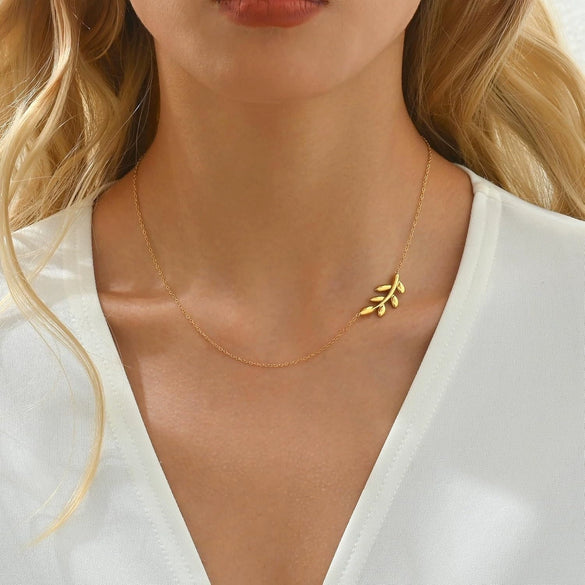 Light Luxury Copper Leaf Necklace For Women With Electroplated Pendant And Regular Chain Simple Versatile Plant Style Jewelry