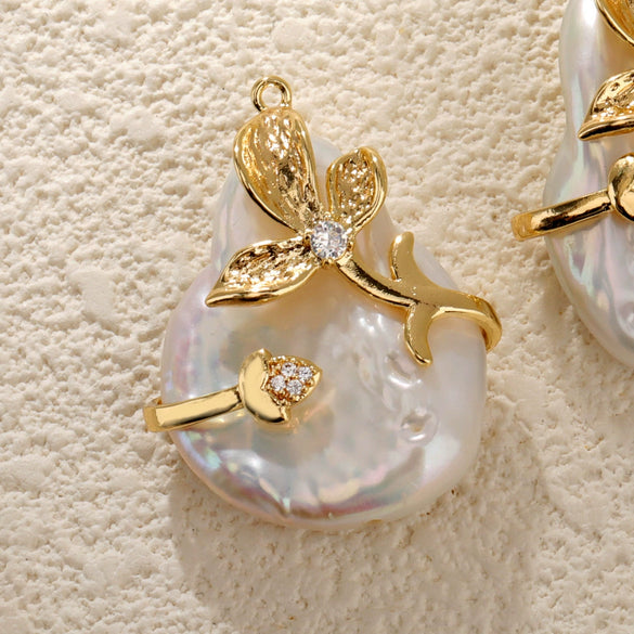 Light Luxury Freshwater Baroque Pearl Necklace Pendant Jewelry Accessories Copper Electroplated Real Gold Leaf Design