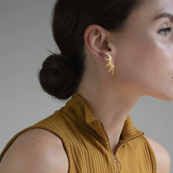 Light Luxury Niche Fashion Stainless Steel Geometric Earrings With Sun Light Pendant And Electroplating Treatment