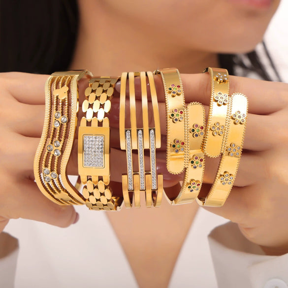 Light Luxury Retro Fashion 316L Stainless Steel Gold Plated Diamond Enamel Glaze Hollow Bracelet Jewelry