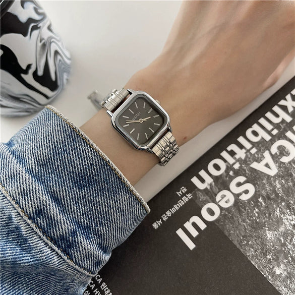 Light Luxury Square Women's Watch With Retro Roman Scale Stainless Steel Strap And Alloy Case