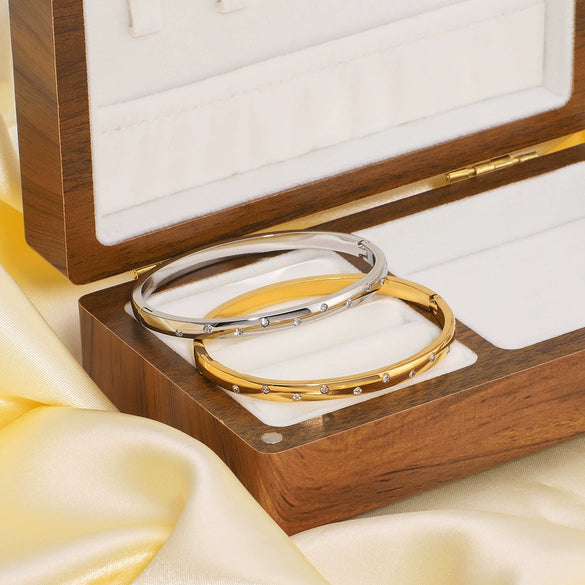Light Luxury Stainless Steel Gold Plated Bracelet With Diamond Inlaid And 18K Furnace Vacuum Plating