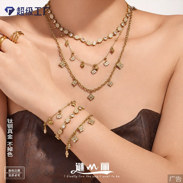Light Luxury Stainless Steel Necklace And Bracelet Jewelry Set With Heart And Four Leaf Clover Geometric Pendant And Zircon Inlay Electroplated