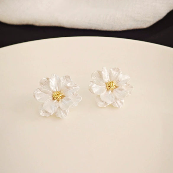 Light Luxury Texturous Camellia Flower Zinc Alloy Electroplated Women's Ear Studs