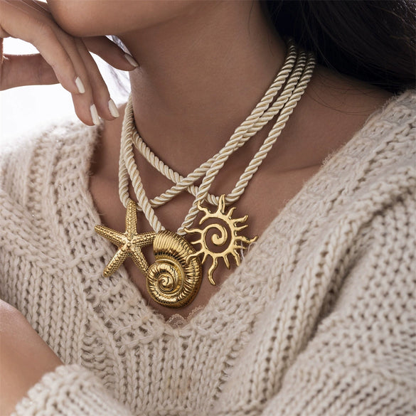 Light Luxury Trendy All Match Conch Sea Star Sun Necklace Made Of 18K Gold And Stainless Steel