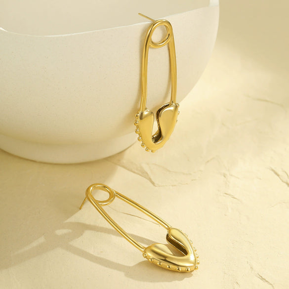 Light Luxury Women's Heartshaped Stainless Steel Earrings With Geometric Pattern And Electroplating
