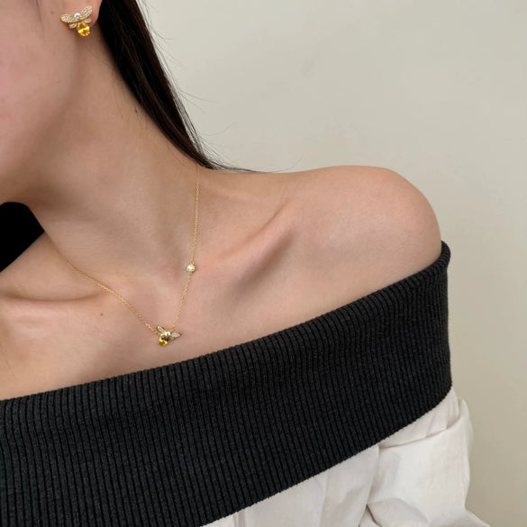 Light Luxury Women's S925 Sterling Silver Jewelry Set With Firefly Shape And Yellow Zirconium Inlay And Electroplating Process And Small Animal Patterns