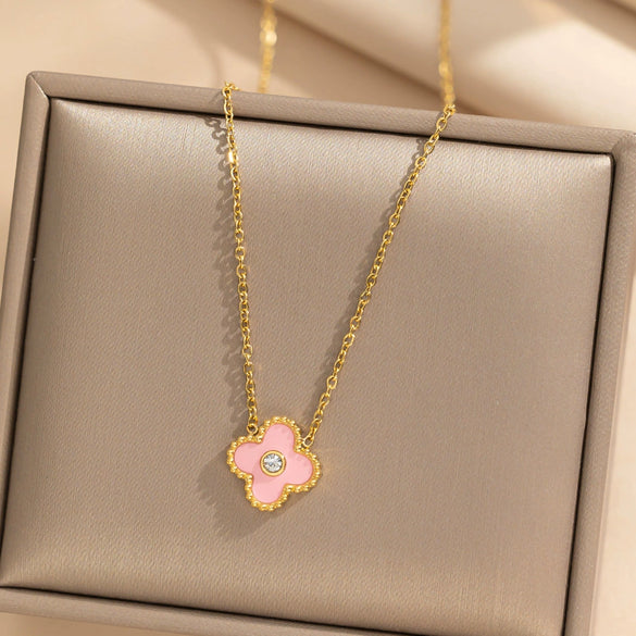 Light Luxury Women's Titanium Steel Collarbone Necklace With Lucky Fourleaf Clover Pendant And O Shaped Chain Vacuum Furnace Electroplated