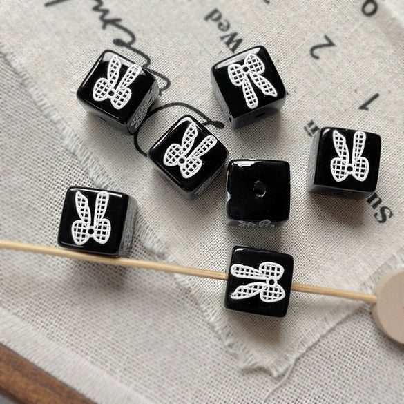 Loose Beads Acrylic Black And White Simple Cat Star Bow Square Line Geometric Diy Handmade Beading Material For Bracelet Necklace