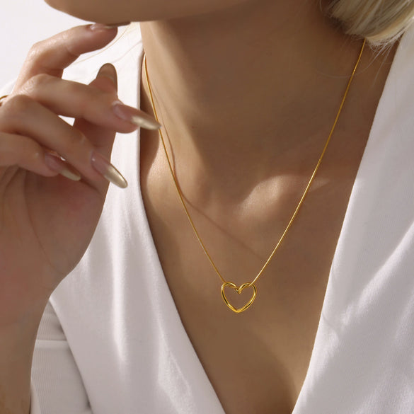 Love Collarbone Necklace Light Luxury Style Geometric Stainless Steel Jewelry Plated With 18K True Gold