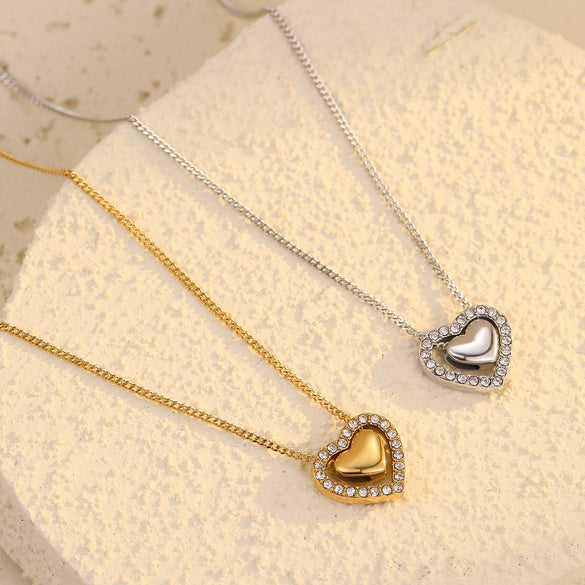 Love Pendant Titanium Steel And Stainless Steel Clavicle Chain For Women With Peach Heart Shape And Electroplating Treatment