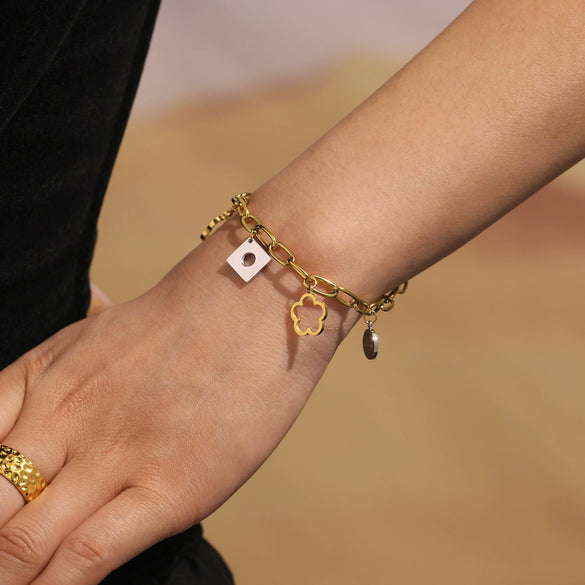 Lucky Flower Mirror Polished O Shaped Chain Bracelet With Pendant Stainless Steel Geometric Jewelry Electroplated For Women