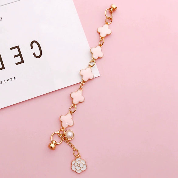 Lucky Fourleaf Clover Zinc Alloy Bracelet Phone Case Accessories With Oil Dropping And Plating Process And Turnbuckle Fixation