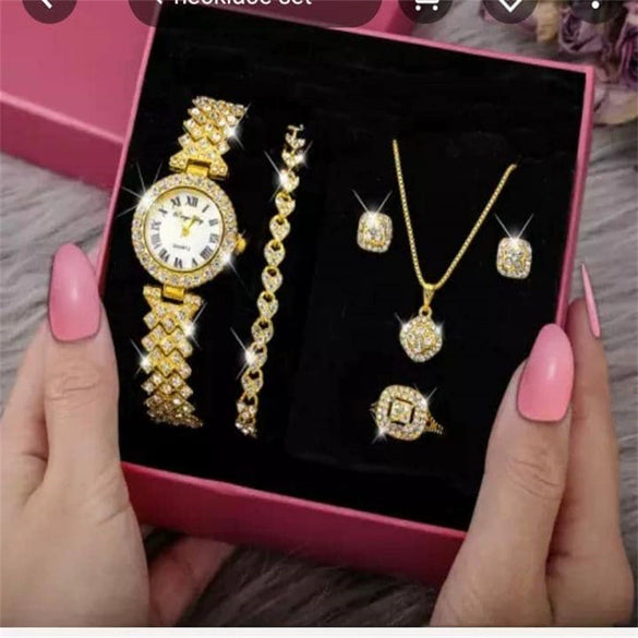 Luxury Ladies Quartz Bracelet Watch With Alloy Case And Stainless Steel Clasp Round Dial Fashion Style