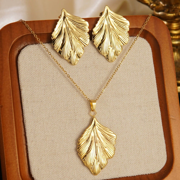 Marine Elements Starfish Conch Bow Jewelry Set