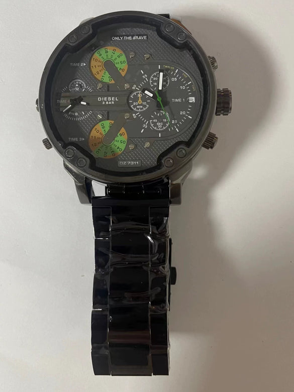 Men's Leisure Quartz Watch With Alloy Band And Stainless Steel Clasp Round Dial