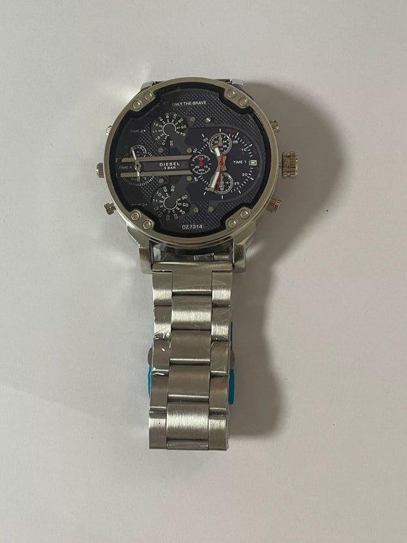 Men's Leisure Quartz Watch With Alloy Band And Stainless Steel Clasp Round Dial
