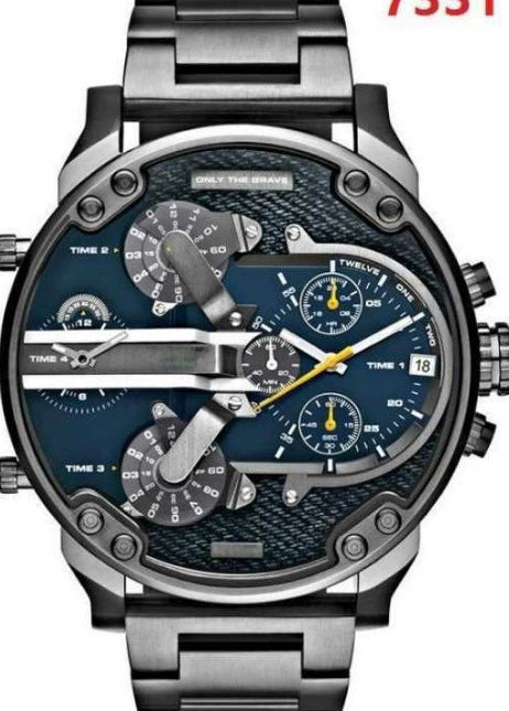 Men's Leisure Stainless Steel And Alloy Quartz Round Dial Watch