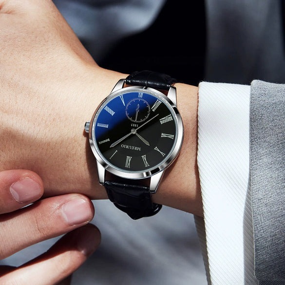 Men's Metal Belt Fashionable Pointer Watches With Round Dial