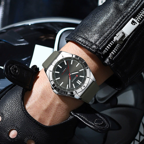 Men's Sports Watch Metal Case Silicone Strap Stainless Steel Buckle Round Dial Quartz Glass Mirror