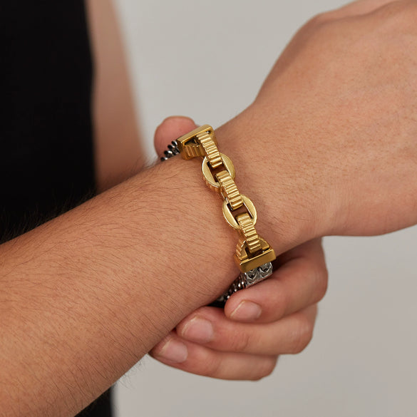 Men's Titanium Steel Insect Pattern Bracelet With Geometric Keel Chain Design And Electroplated Finish