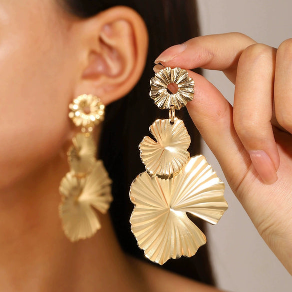 Metal Alloy Geometric Pleated Style Electroplating Earrings And Necklace Accessories For Women
