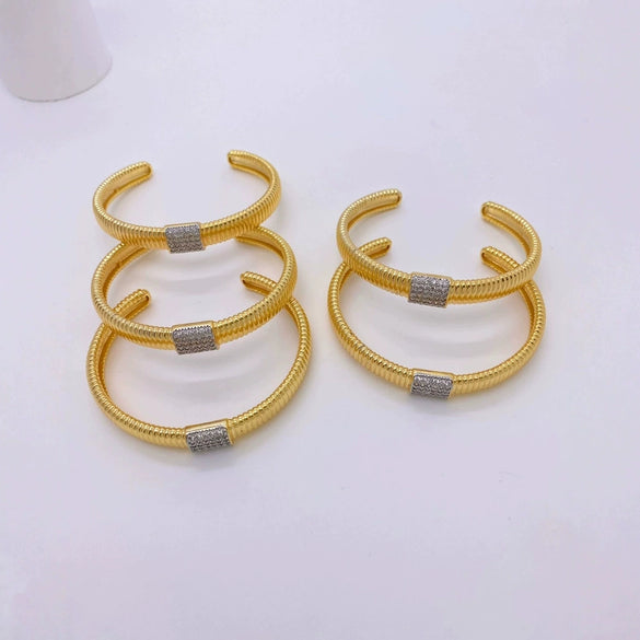 Metal Bracelet Fashion Style Copper Electroplated 18K Gold Geometric Jewelry