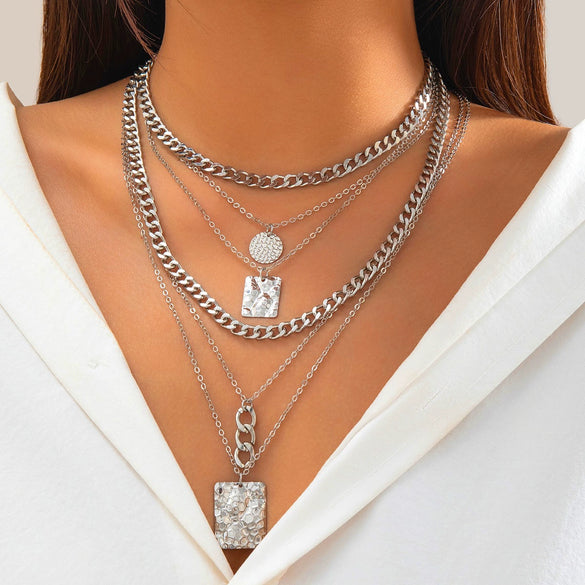 Metal Chain Stacked Necklace With Alloy Geometric Pendant And Snakeskin Pattern For Women