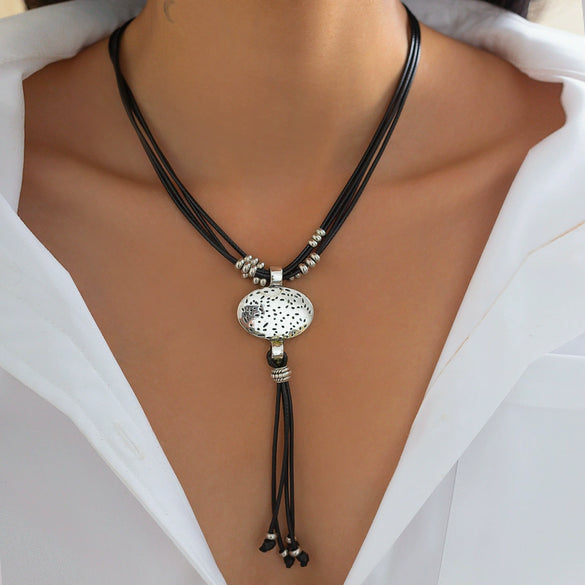 Metal Elbow Hiphop Style Geometric Relief Pendant Beaded Clavicle Necklace Alloy Electroplated