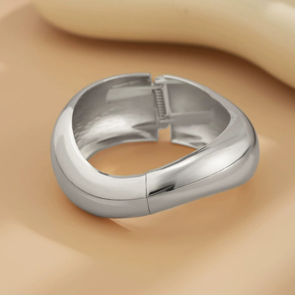 Metal Electroplated Irregular Texture Spring Bracelet In Geometric Style