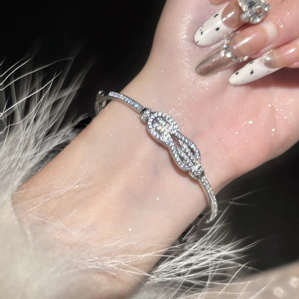 Metal Flower Electroplated Women's Light Luxury Simple Allmatch Bracelet Accessories