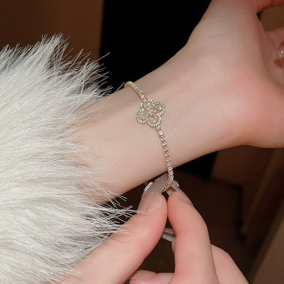 Metal Flower Electroplated Women's Light Luxury Simple Allmatch Bracelet Accessories