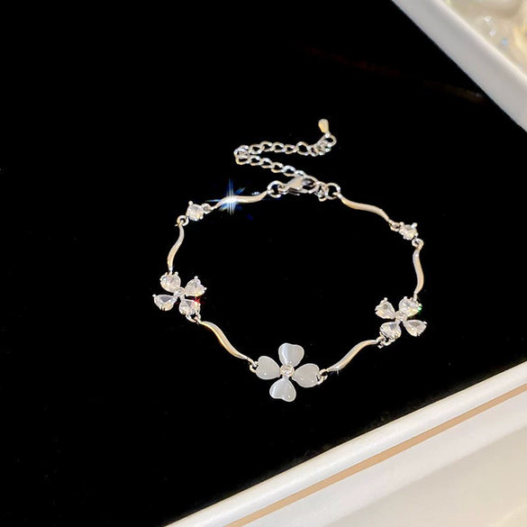 Metal Flower Electroplated Women's Light Luxury Simple Allmatch Bracelet Accessories