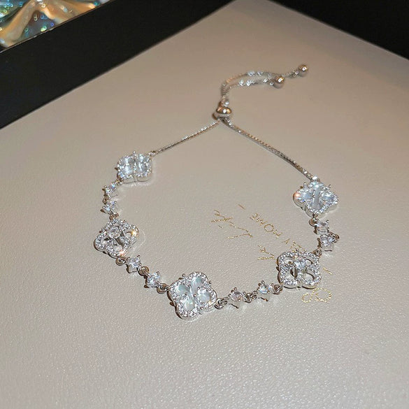 Metal Flower Electroplated Women's Light Luxury Simple Allmatch Bracelet Accessories