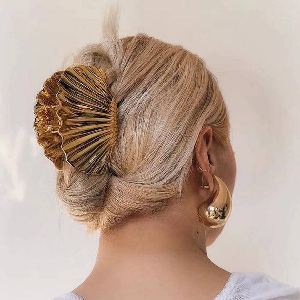 Metal Flower Geometric Hair Clip For Women With Electroplating Treatment