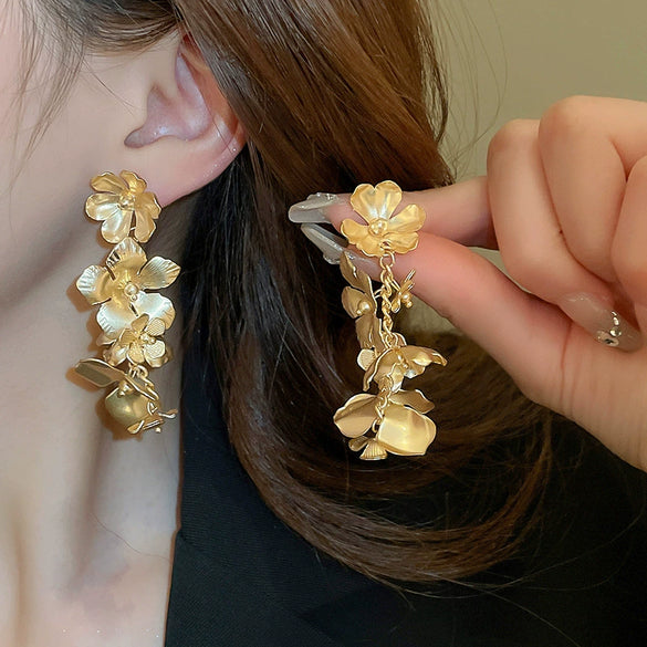 Metal Flower Tassel Earrings For Women Electroplated Light Luxury Style