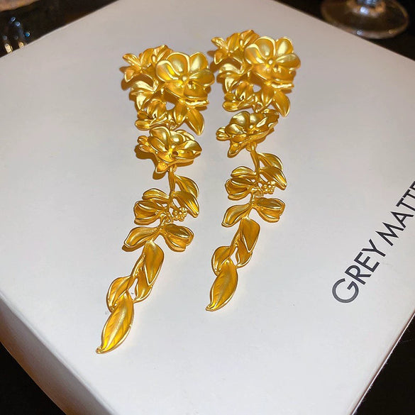 Metal Flower Tassel Earrings For Women Electroplated Light Luxury Style