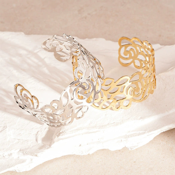 Metal Hollow Pattern Open Bracelet For Women With Electroplating Light Luxury And Fashion All Match Design
