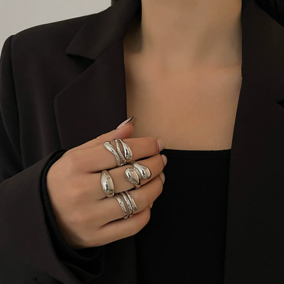 Metal Imitation Pearl Bracelet With Irregular Lines Electroplating Design