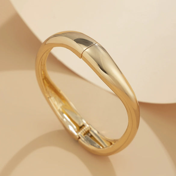 Metal Ins Style Smooth Hug Bracelet For Women With Electroplating